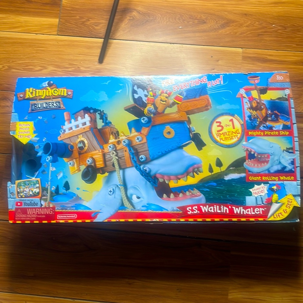 Little Tikes Kingdom Builders S. S. Wailin' Whaler Pirates Kid Adventure Toy